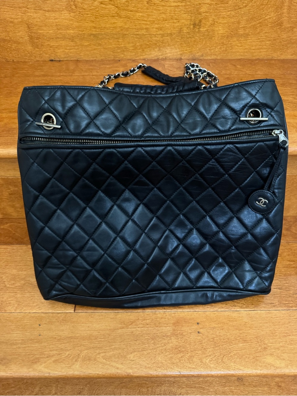Vintage Chanel Tote- Lambskin Quilted Leather w/ CC Charm- - Picture 14 of 15